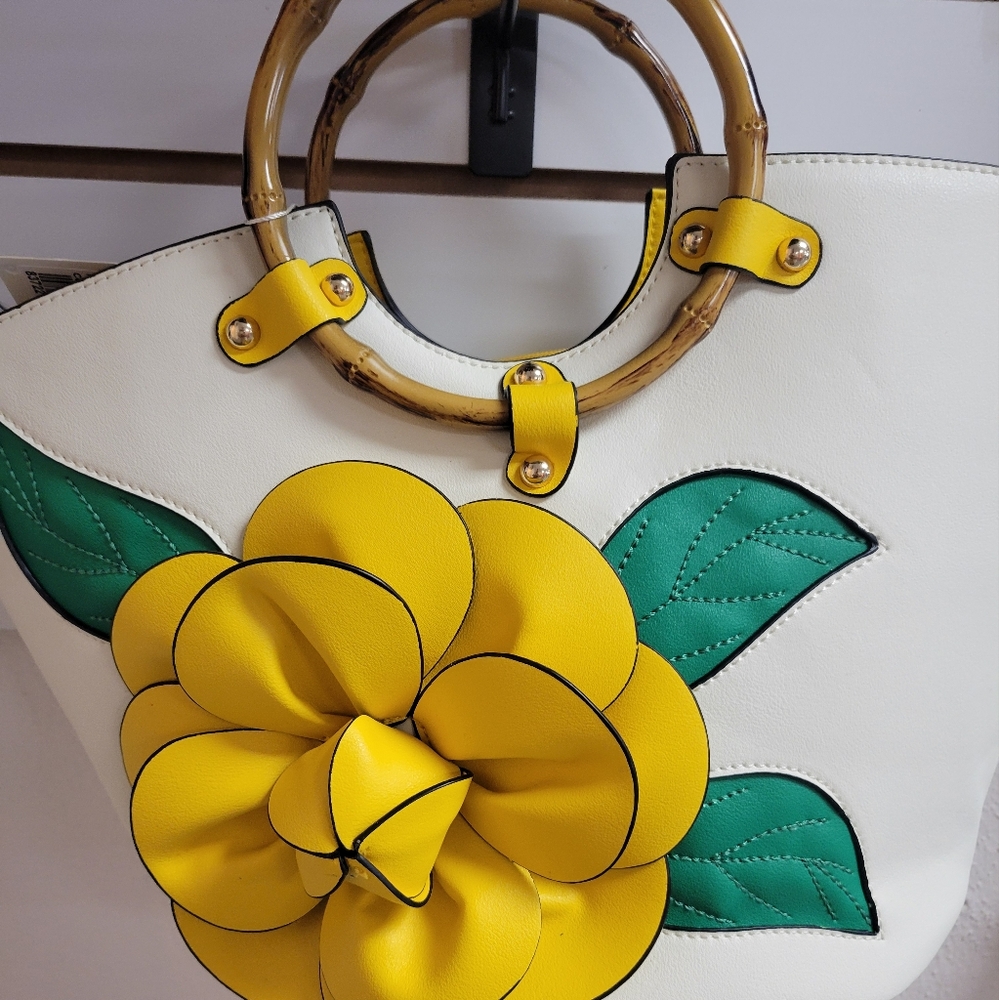 3D Flower Bamboo Round Handle Satchel